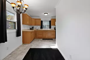 607 Madison St, Valparaiso, IN 46385 - Photo 7