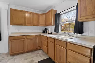 607 Madison St, Valparaiso, IN 46385 - Photo 9