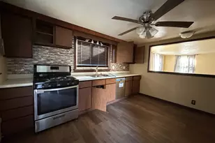 303 E Lake St, Knox, IN 46534 - Photo 5