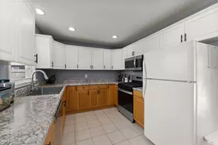 432 Apache Ln, Lowell, IN 46356 - Photo 9