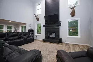 11218 Woodcrest Dr, Wheatfield, IN 46392 - Photo 5