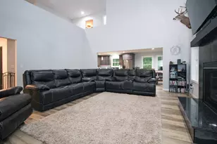 11218 Woodcrest Dr, Wheatfield, IN 46392 - Photo 7