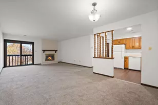 929 W Glen Park Ave, Griffith, IN 46319 - Photo 3