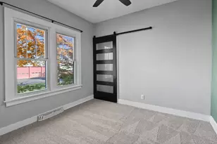 805 1/2 Napoleon St, Valparaiso, IN 46383 - Photo 15