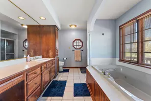 242 Golfview Dr, Schererville, IN 46375 - Photo 11