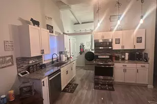 636 E 47th Pl, Gary, IN 46409 - Photo 5