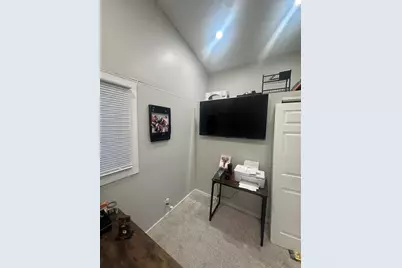 636 E 47th Place, Gary, IN 46409 - Photo 13