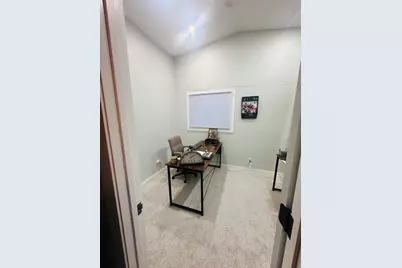 636 E 47th Place, Gary, IN 46409 - Photo 19