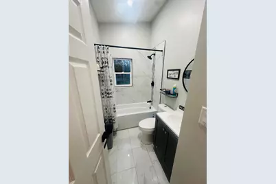 636 E 47th Place, Gary, IN 46409 - Photo 9