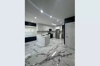 2704 W 15th Avenue, Gary, IN 46404 - Photo 11