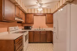 910 Camellia Dr, Munster, IN 46321 - Photo 7