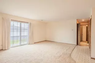 910 Camellia Dr, Munster, IN 46321 - Photo 3