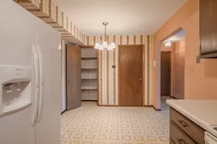 910 Camellia Dr, Munster, IN 46321 - Photo 9