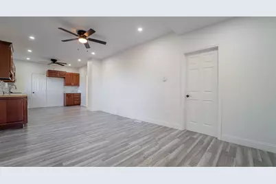 519 W 39th Avenue, Gary, IN 46408 - Photo 9