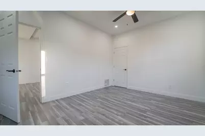 519 W 39th Avenue, Gary, IN 46408 - Photo 11