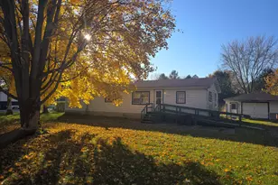 6862 NE Suburban Dr, Michigan City, IN 46360 - Photo 13