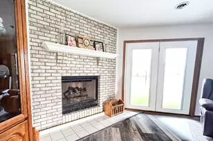 692 Capitol Dr, Hobart, IN 46342 - Photo 9