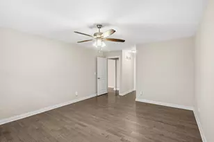 2331 Waterford Cir W, Schererville, IN 46375 - Photo 15