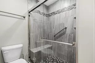 2331 Waterford Cir W, Schererville, IN 46375 - Photo 21