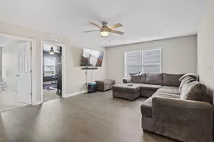 2436 Creek Bank Dr, Columbus, IN 47201 - Photo 23