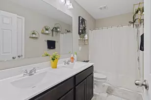 2436 Creek Bank Dr, Columbus, IN 47201 - Photo 17