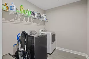 2436 Creek Bank Dr, Columbus, IN 47201 - Photo 21