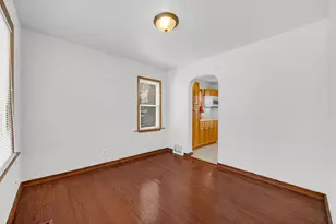 8212 W Taft St, Merrillville, IN 46410 - Photo 5