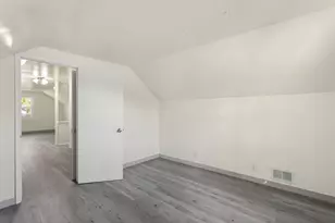 709 Indiana Ave, Michigan City, IN 46360 - Photo 15