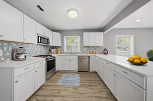 1226 W 45th Ave, Gary, IN 46408 - Photo 9