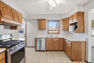 14 Helena Dr, Schererville, IN 46375 - Photo 9