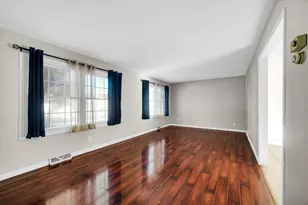 1006 W 21st St, La Porte, IN 46350 - Photo 3