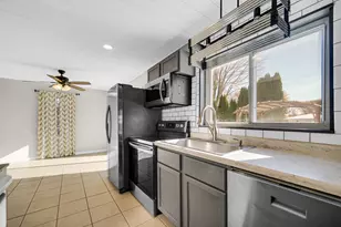 1006 W 21st St, La Porte, IN 46350 - Photo 7