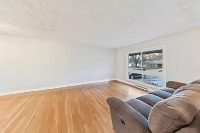 1807 W Porter Avenue, Chesterton, IN 46304 - Photo 3