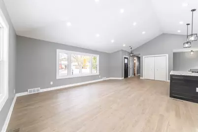 8205 Parkview Avenue, Munster, IN 46321 - Photo 7