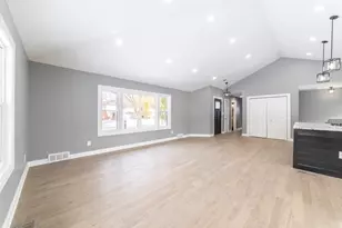 8205 Parkview Ave, Munster, IN 46321 - Photo 7