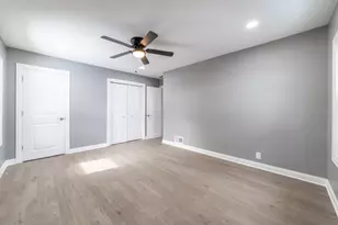 8205 Parkview Ave, Munster, IN 46321 - Photo 15