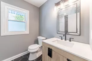 8205 Parkview Ave, Munster, IN 46321 - Photo 17