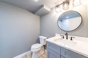 8205 Parkview Ave, Munster, IN 46321 - Photo 29