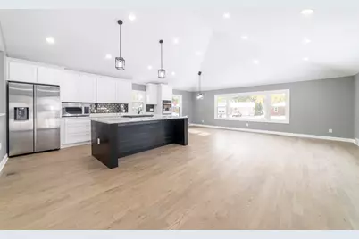 8205 Parkview Avenue, Munster, IN 46321 - Photo 5