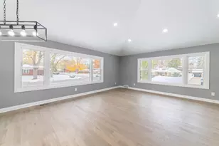 8205 Parkview Ave, Munster, IN 46321 - Photo 13