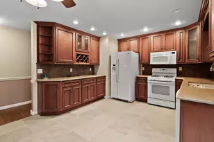 1608 Sunnyslope Dr, Crown Point, IN 46307 - Photo 7