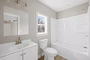 202 Jefferson Ave, La Porte, IN 46350 - Photo 13