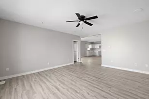 202 Jefferson Ave, La Porte, IN 46350 - Photo 5