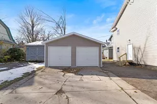 202 Jefferson Ave, La Porte, IN 46350 - Photo 3