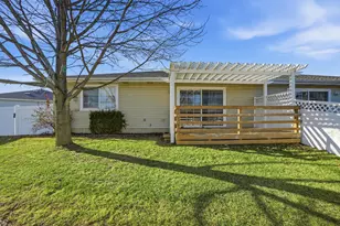 310 Pine Ridge Cir, Lowell, IN 46356 - Photo 25