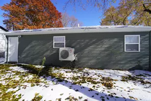 1252 Idaho St, Gary, IN 46403 - Photo 5