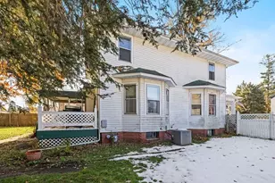 305 C St, La Porte, IN 46350 - Photo 3