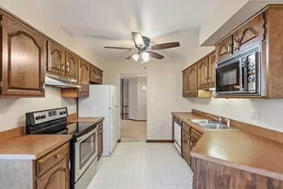 2022 Windsor Court #4, Schererville, IN 46375 - Photo 7