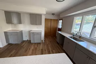 319 Hoyt St, Michigan City, IN 46360 - Photo 3