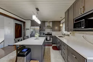 8950 Marquette St, Saint John, IN 46373 - Photo 11